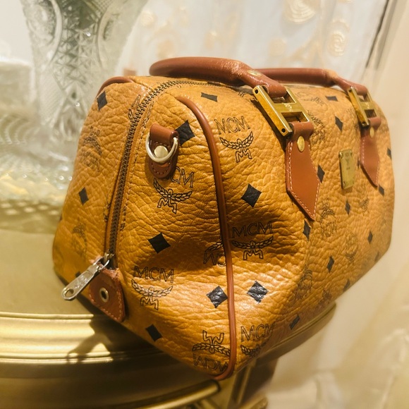 SOLD** FIRM PRICE Authentic MCM Boston bag - Picture 5 of 11